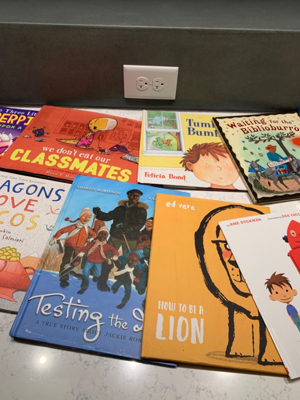 52 Book Kids Library - Picture 4 of 5